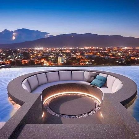 Luxury New Perfect Pool Gym Condo1 Br Chiang Mai Buitenkant foto